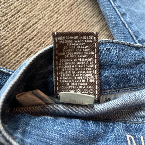 7 for All Mankind Standard Fit Medium-Wash Denim Jeans - Picture 5 of 6